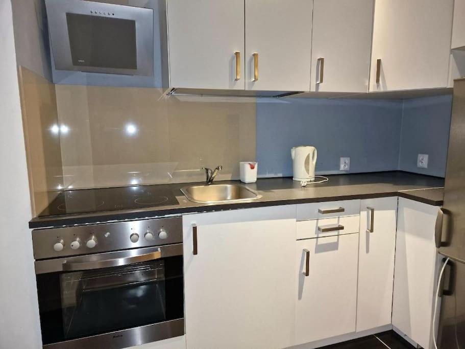Duplex In City Center!