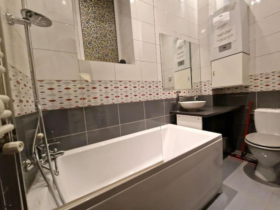 Duplex In City Center! Apartment